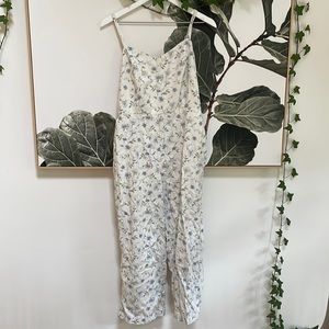 Old navy floral jumpsuit! Size large